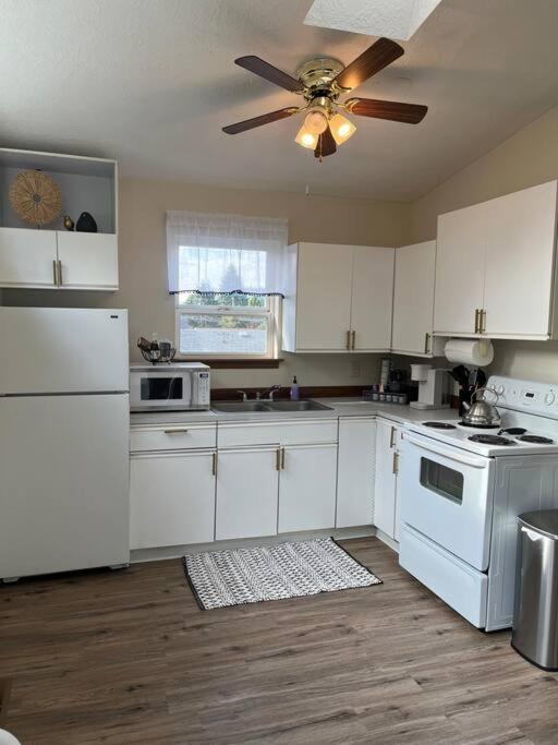 Paradise Oasis Near Lake *Full Body Massage Chair* Longview Exterior foto
